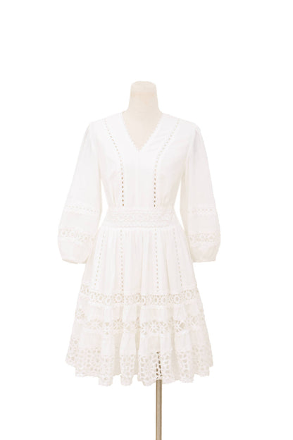 Robe Blanche Manches Lanternes