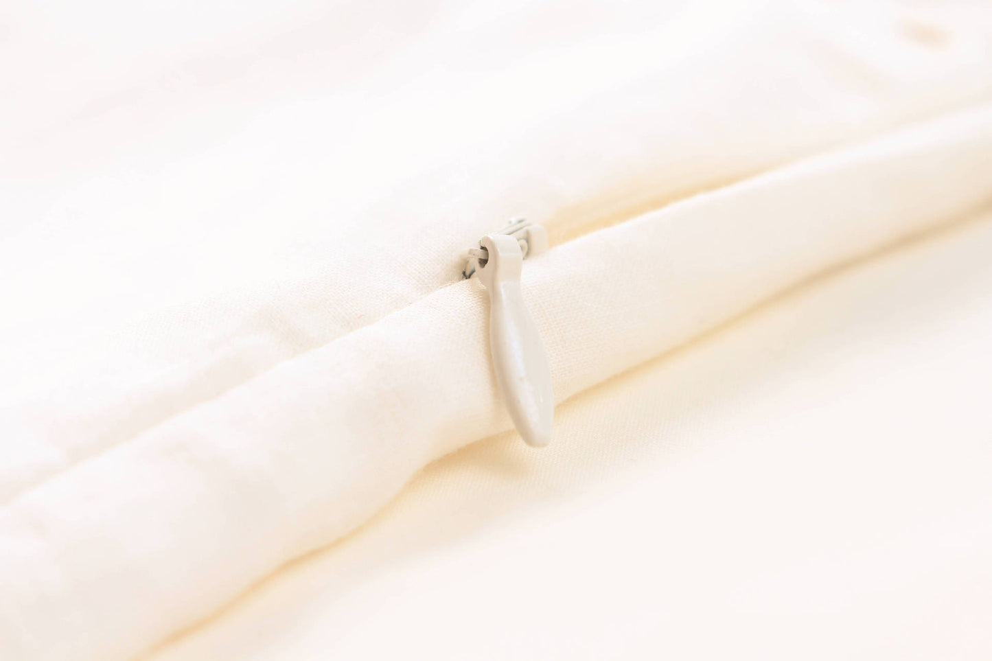 Robe Blanche Manches Lanternes